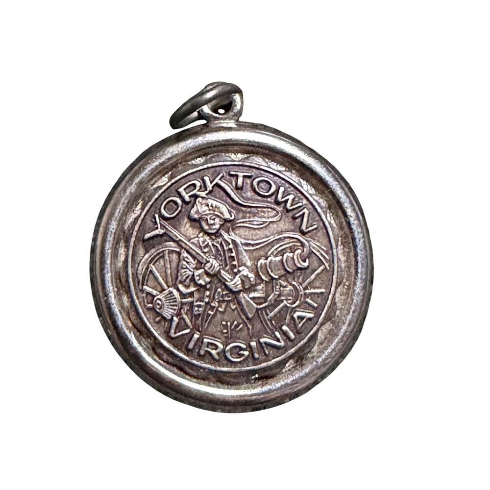 Vintage Yorktown Virginia Revolutionary War Soldier Souvenir Charm Medallion